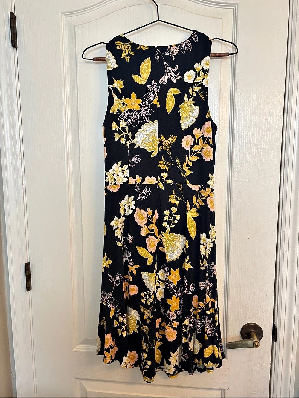 NWT LOFT Floral Sleeveless Fit & Flare Dress - Size 6 - Picture 4 of 7